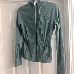 Lululemon size 6 zip up